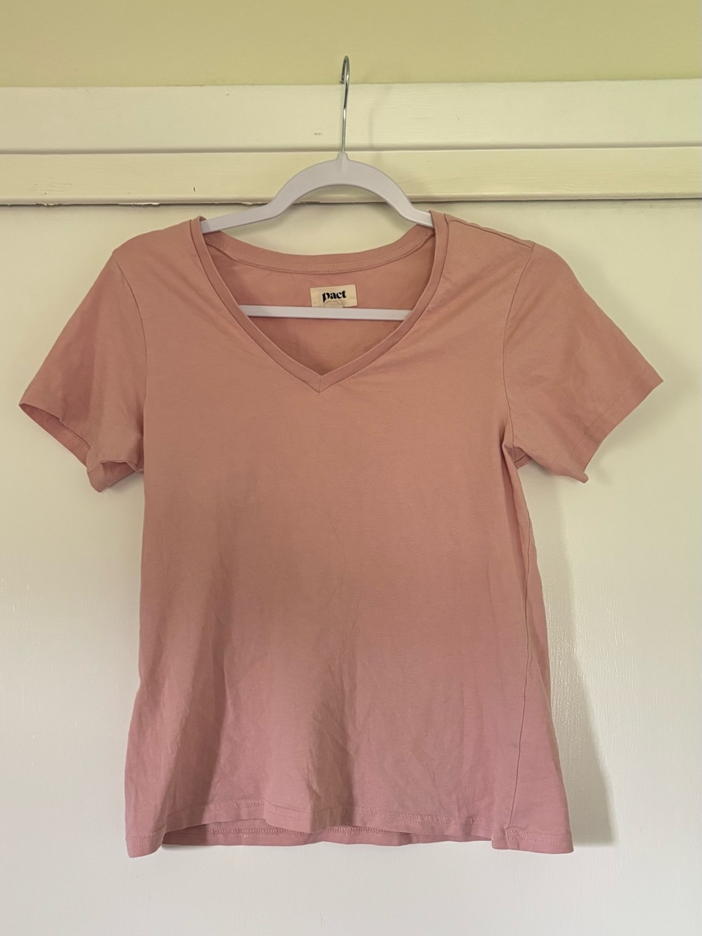 Pact Women's V‑Neck Short Sleeve Tee — Dusty Pink Size XS